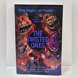 Five Nights at Freddy’s FNAF Grapic Novel Book The Twisted One’s Papaerback